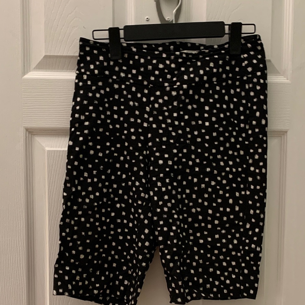 ✨2/$20✨ 
Black and White Square Polka Dot Bermuda Shorts